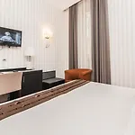 Alexandra 3*