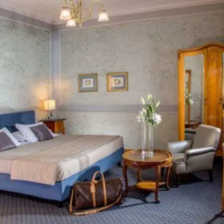 Alexandra Hotel 3*