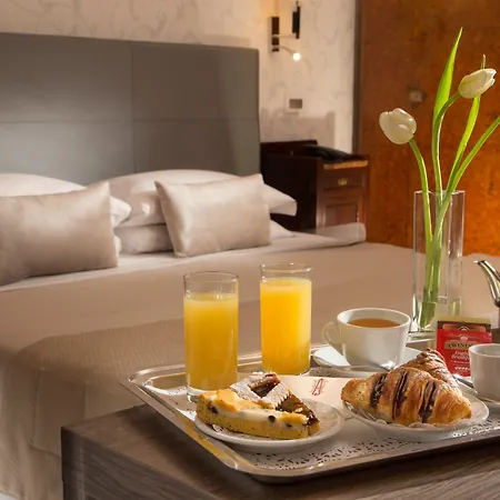 Alexandra 3* روما