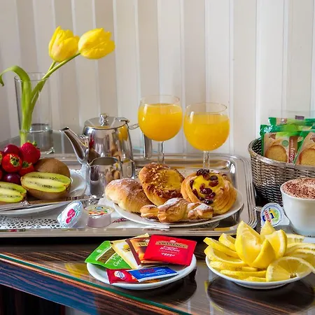 Отель Alexandra