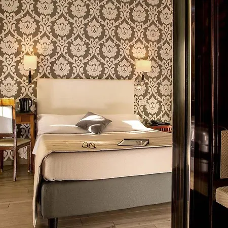 Отель Alexandra 3*